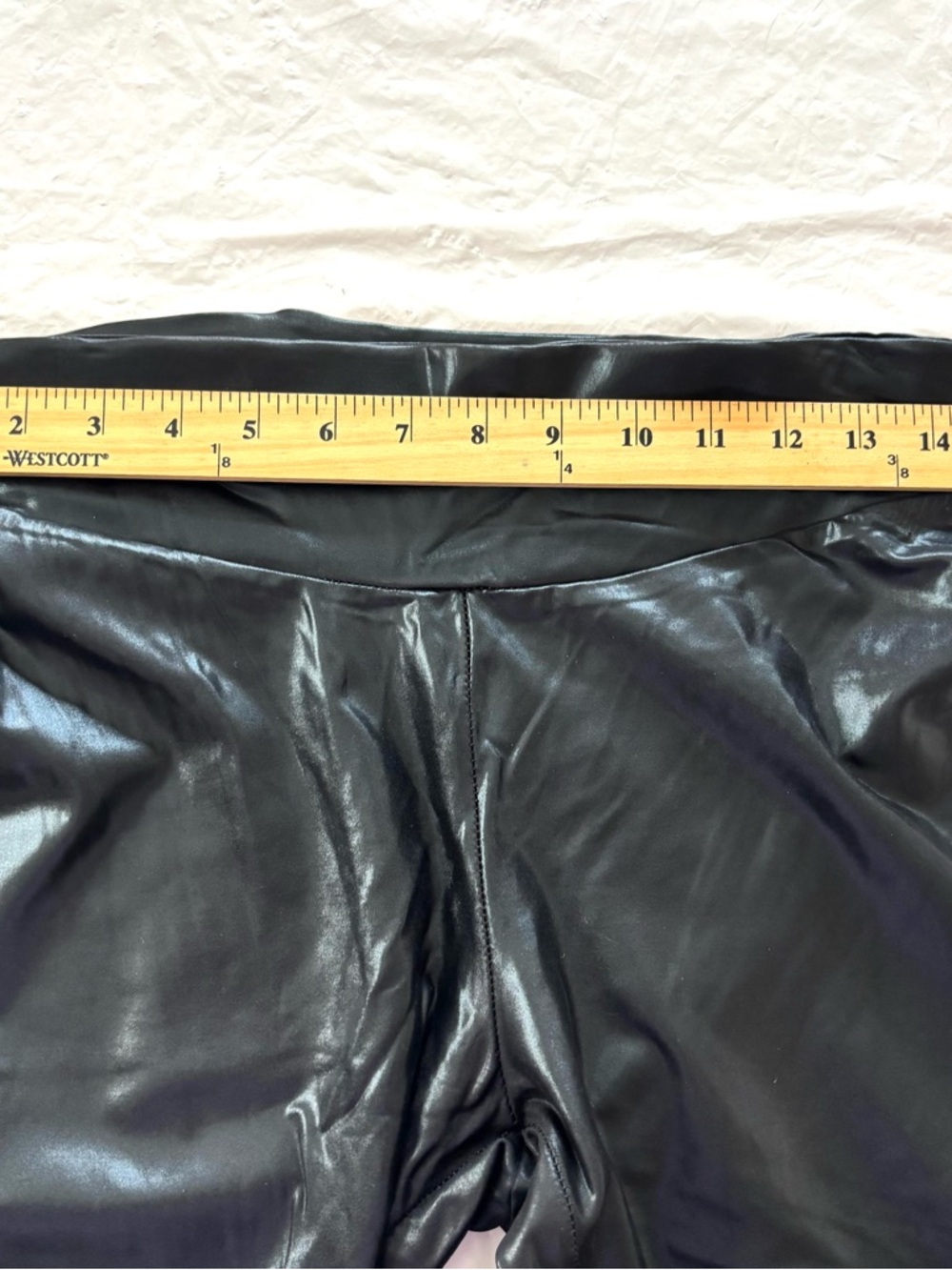 NWOT Hue Black shiny Coated Cigarette Vegan Leather High Waist Leggings SZ L - Picture 10 of 14